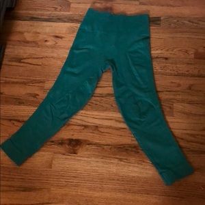 Lululemon In The Flow crops hi-rise